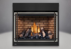 Bûches PHAZER<sup>®</sup>, panneaux décoratifs simili-briques en fini pierre de sable, façade classique avec un revêtement en fini nickel brossé et des barres d'accent cambrées en fini noir, et un écran de protection
