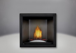 Plateau décoratif arqué avec braises de verre rouge et panneaux réflecteurs radiants en porcelaine MIRO-FLAMME<sup>MD</sup> platine