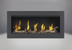 Contour avec revêtement en poudre noir, ensemble Beach Fire et panneaux réflecteurs radiants en porcelaine MIRO-FLAMME<sup>MD</sup>